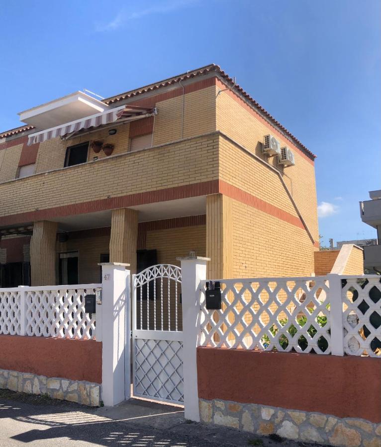 דירות פיומיצ'ינו Sea Breeze House מראה חיצוני תמונה